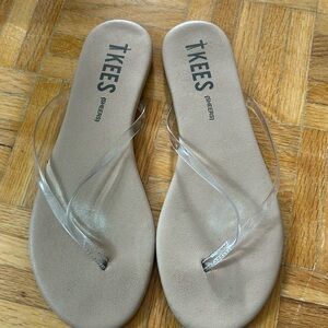 Tkees